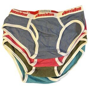 4 Pairs AussieBum Classic Briefs - Medium - NEW